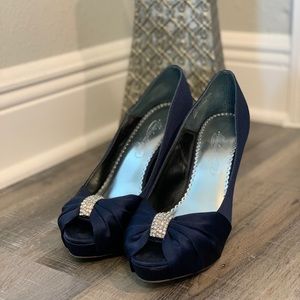 David’s bridal Diana shoe